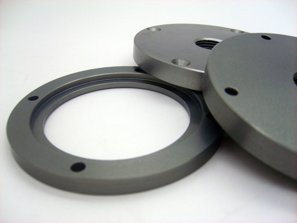 Rubber vulcanizing molds: compression, transfer and injection